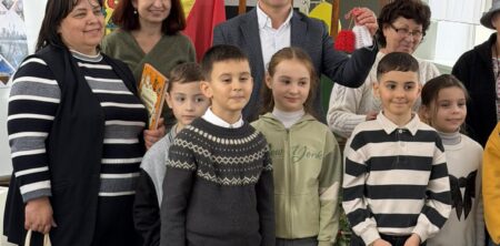 Expoziție de planșe „Mărțișorul călător”