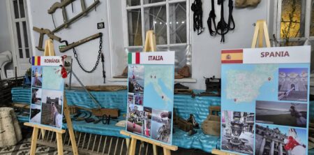 Expoziţia itinerantă “Mărţişorul călător”