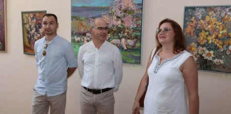 Expoziția de pictură „Armonii florale în creația lui Mihai Ostahi”