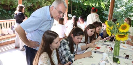 Atelierul creativ „Fii EtnoEco”, organizat în cadrul celei de-a doua ediții a Școlii de Vară Francofone USM–FSF 2026.